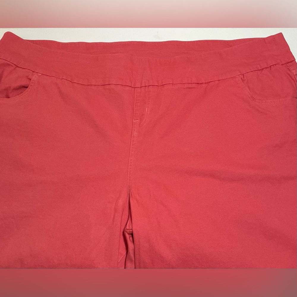 Women Within Bermuda Shorts - Picture 2 of 7